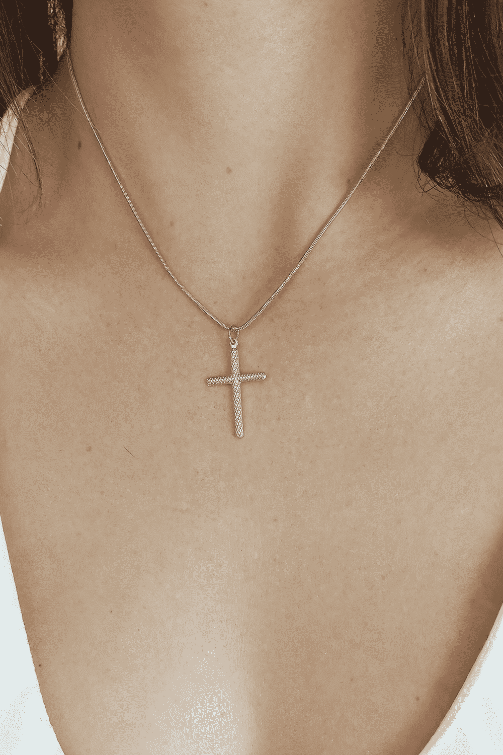Pingente Cruz Estampa Trabalhada Banho Ouro 18k - Imagem 2