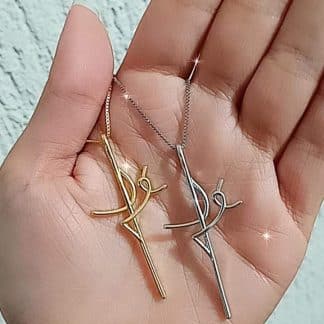 Colar Fé Caligráfico Banho Ouro 18K