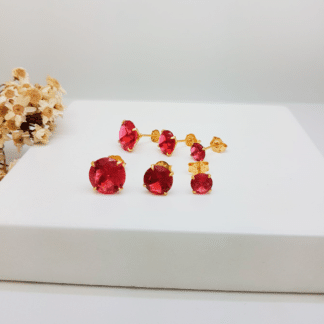 Brinco Solitário Zircônia  Vermelha