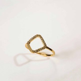 Anel Cravejado com Zircônia Quadrado Vazado Banho Ouro 18K