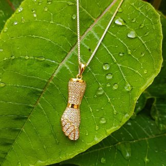 Pingente Figa Cravejado Micro Zircônia Folheado Ouro 18K