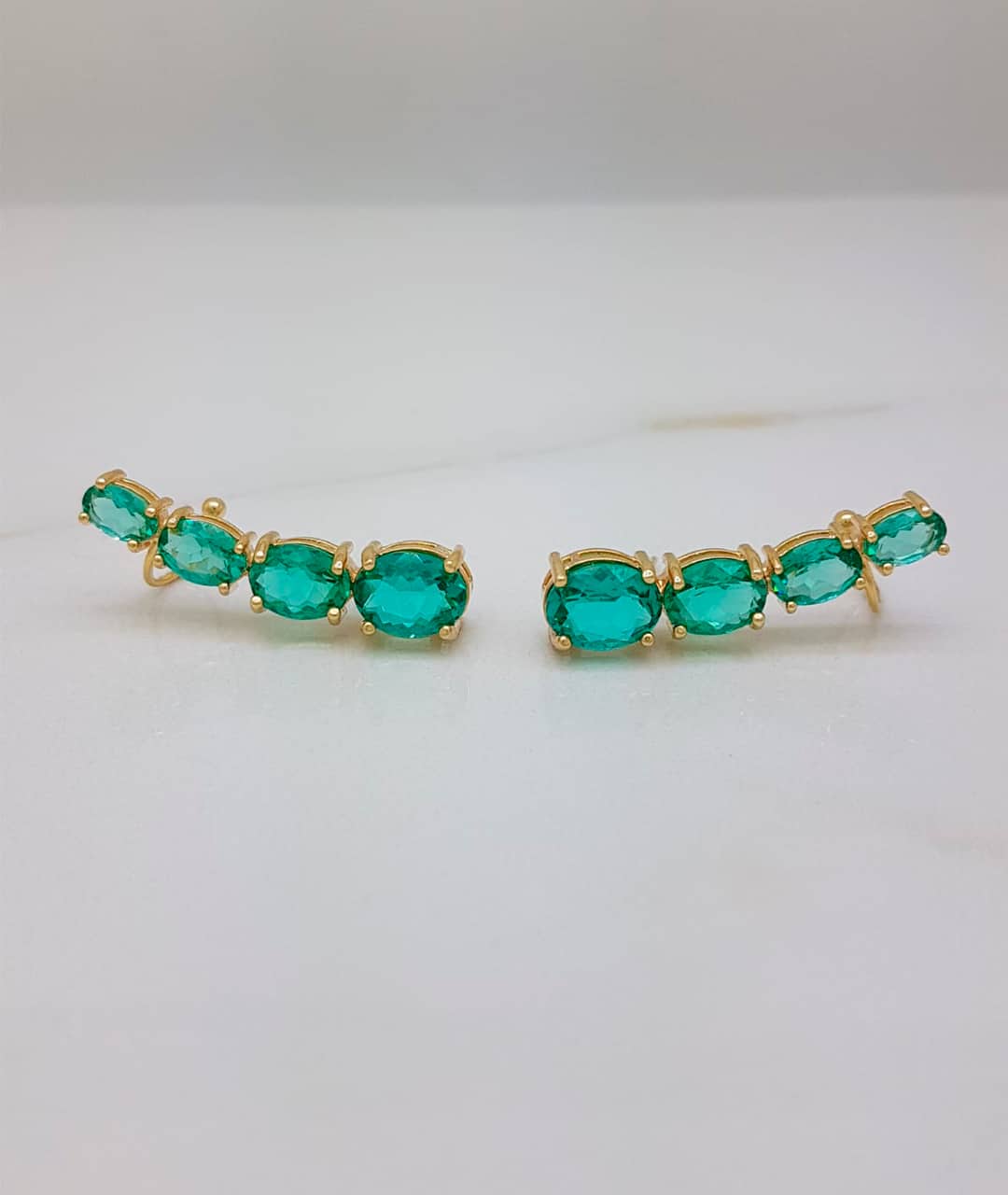 Brinco Ear Cuff Pedra Oval Verde Paraíba