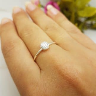 Anel Redondo Cravejado Zircônias