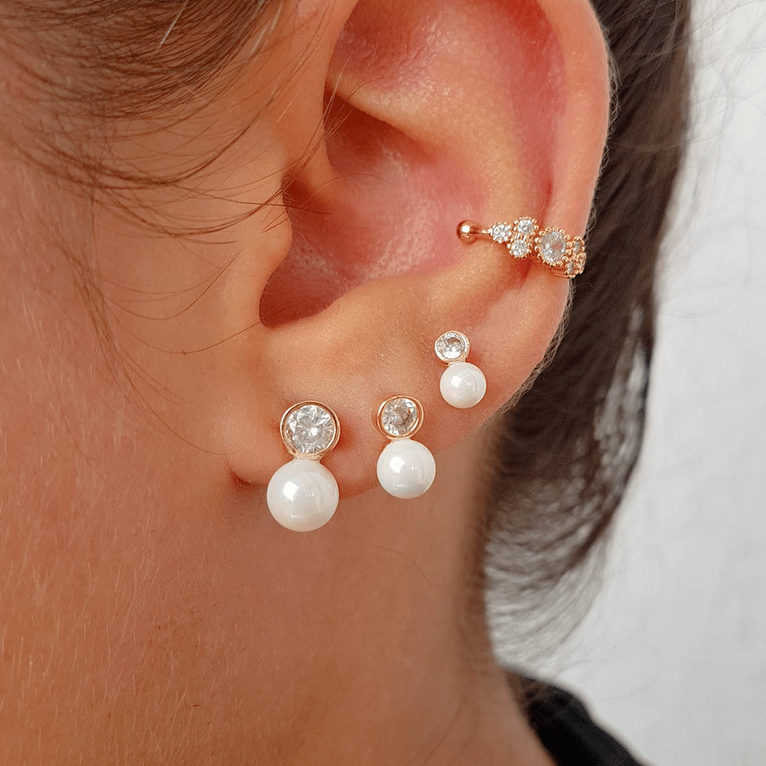 Brincos Pérola Shell PP P M e Zircônia G banho ouro 18k - Imagem 2