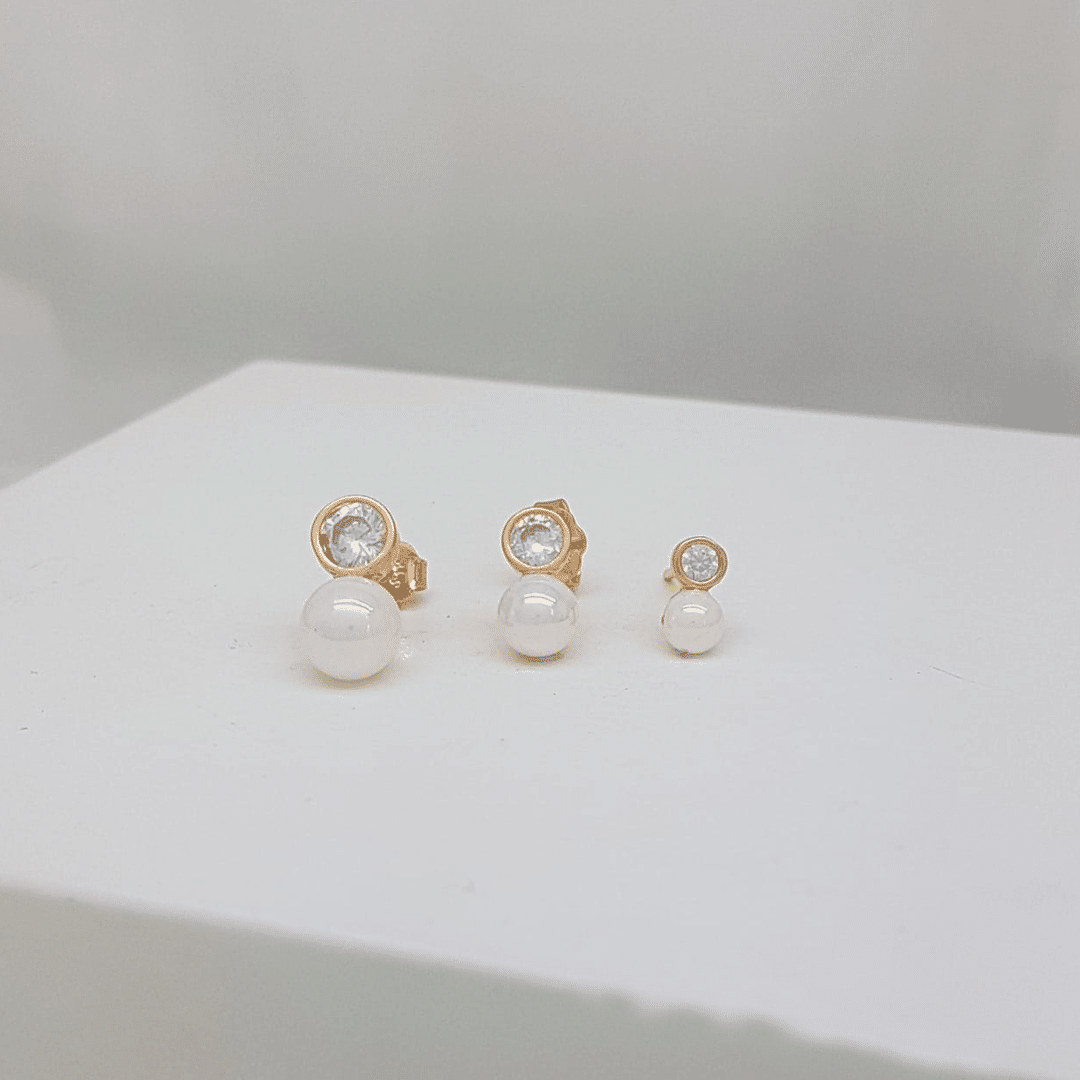 Brincos Pérola Shell PP P M e Zircônia G banho ouro 18k