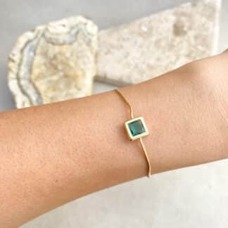 Pulseira banhada em ouro 18k com pedra imitando esmeralda