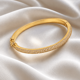 BRACELETE CRAVEJADO DOURADO