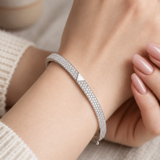 BRACELETE V CRAVEJADO BANHO DE PRATA PRATA